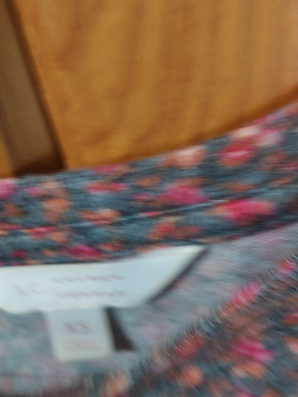 Lauren Conrad Floral LS with Side Ruffle - Picture 3 of 4